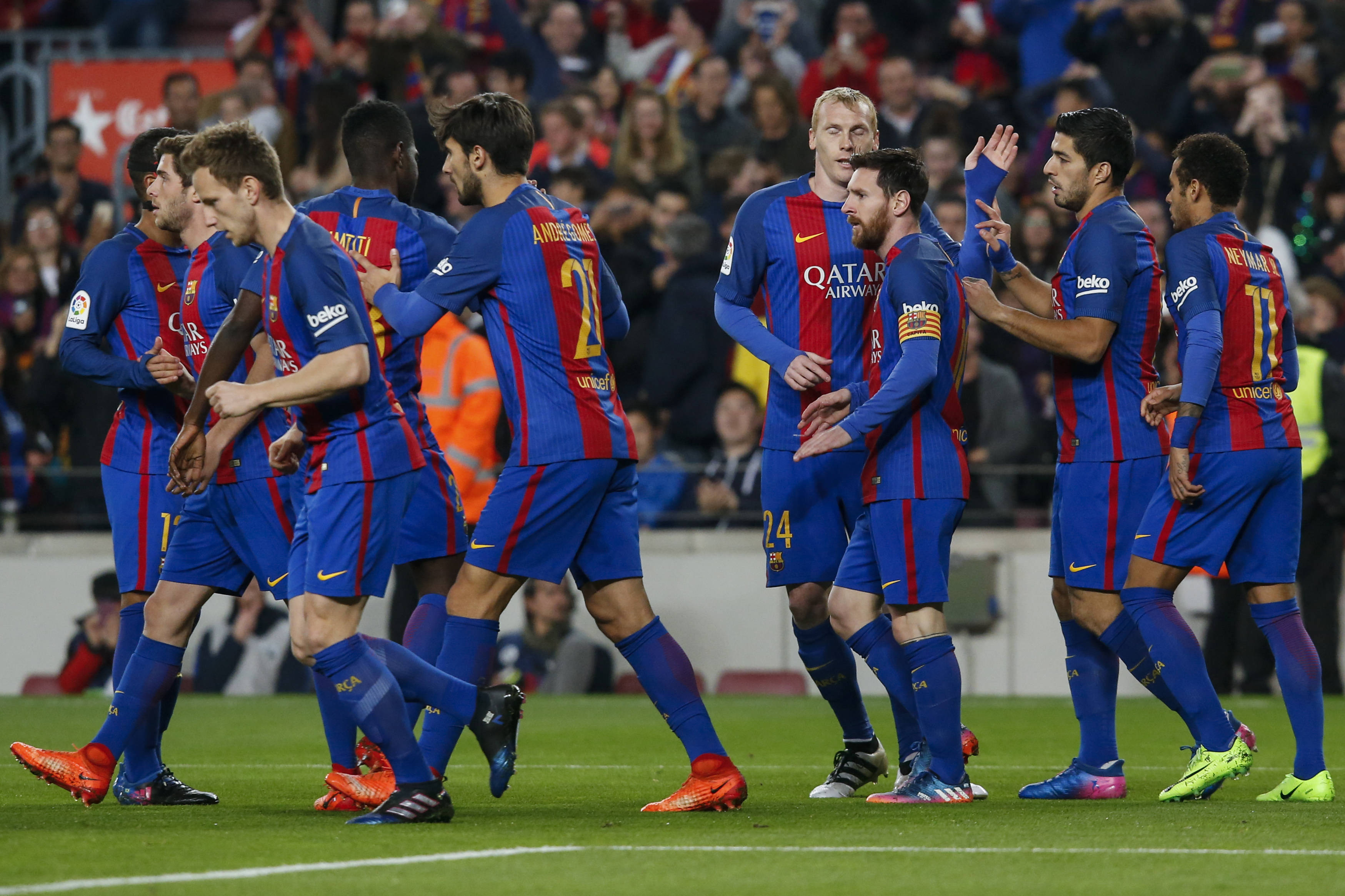 亚博在线入口 -赛前体能课后，巴塞罗那门线救险备战CBA常规赛，底气十足，更衣室氛围转暖(巴塞罗那比赛视频回放)